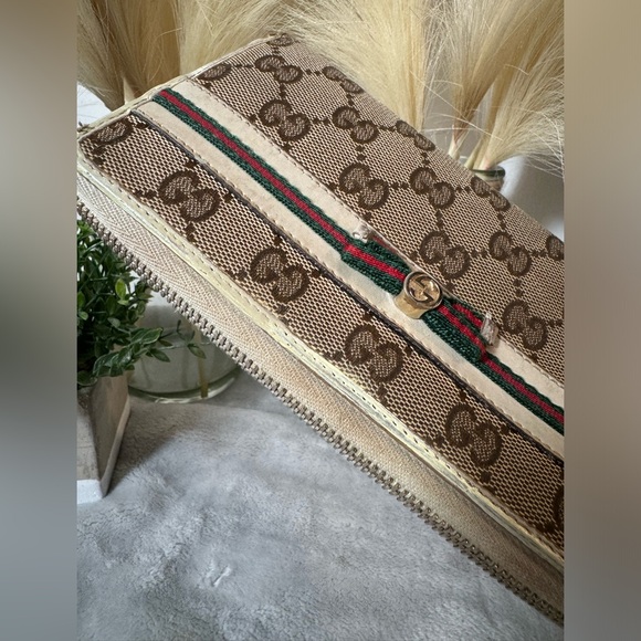 GIVEAWAY 🤍Gucci Canvas Sherry line Wallet🤍 - Picture 7 of 13